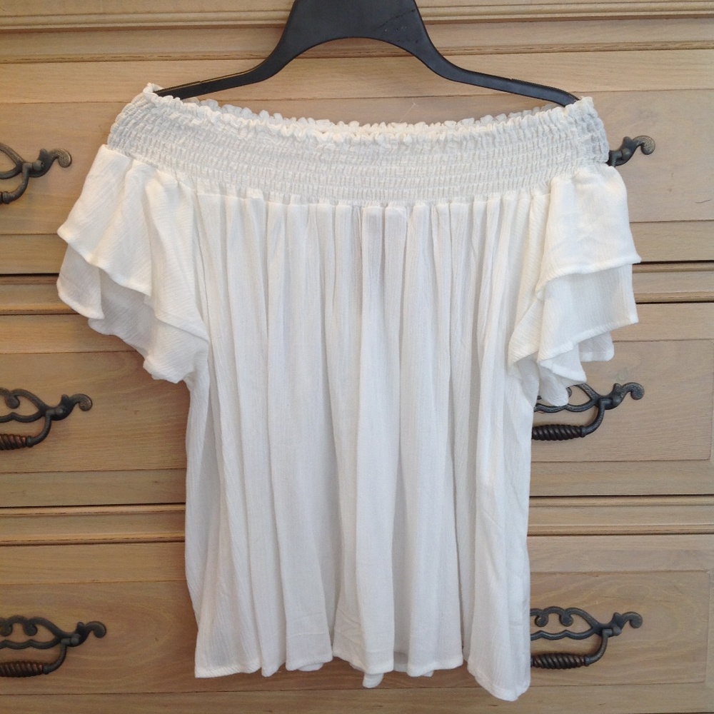 Off shoulder summer top white